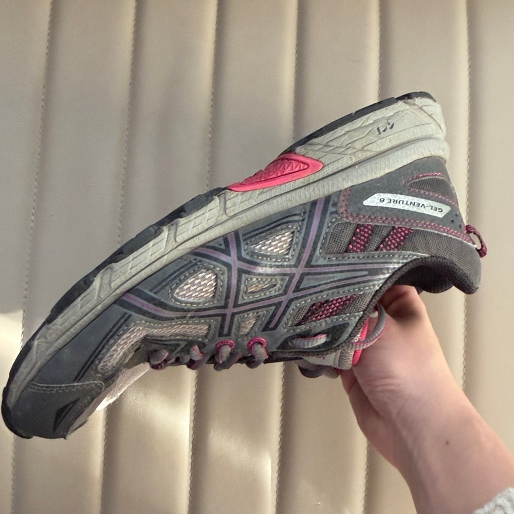 Asics Gray and Pink Athletic Sneakers 7.5 - Picture 9 of 9